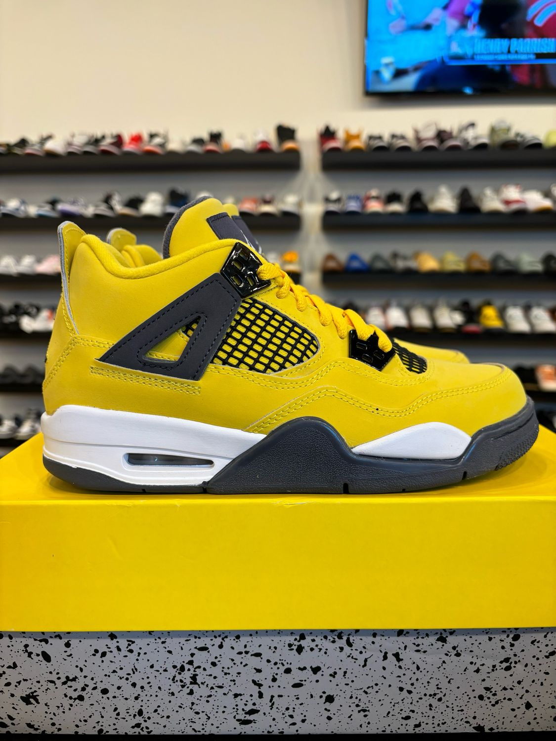 Jordan 4 Lightning Size 5.5Y (7W) Brand New