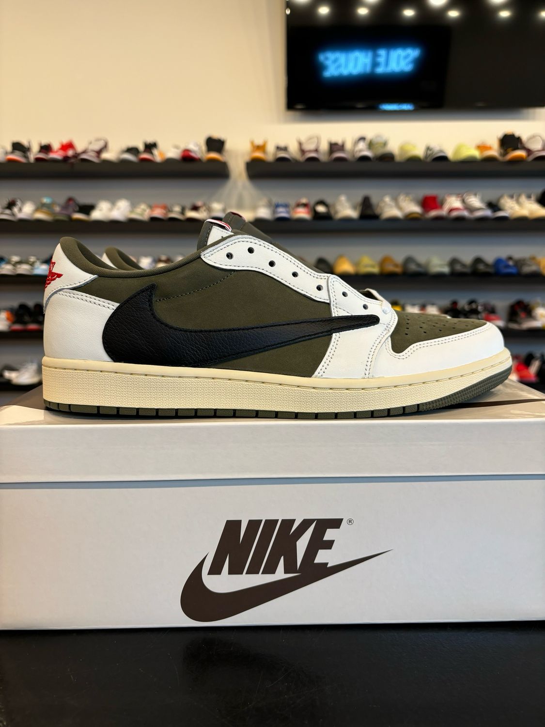 Jordan 1 Low Travis Scott Medium Olive Size 12.5 Brand New
