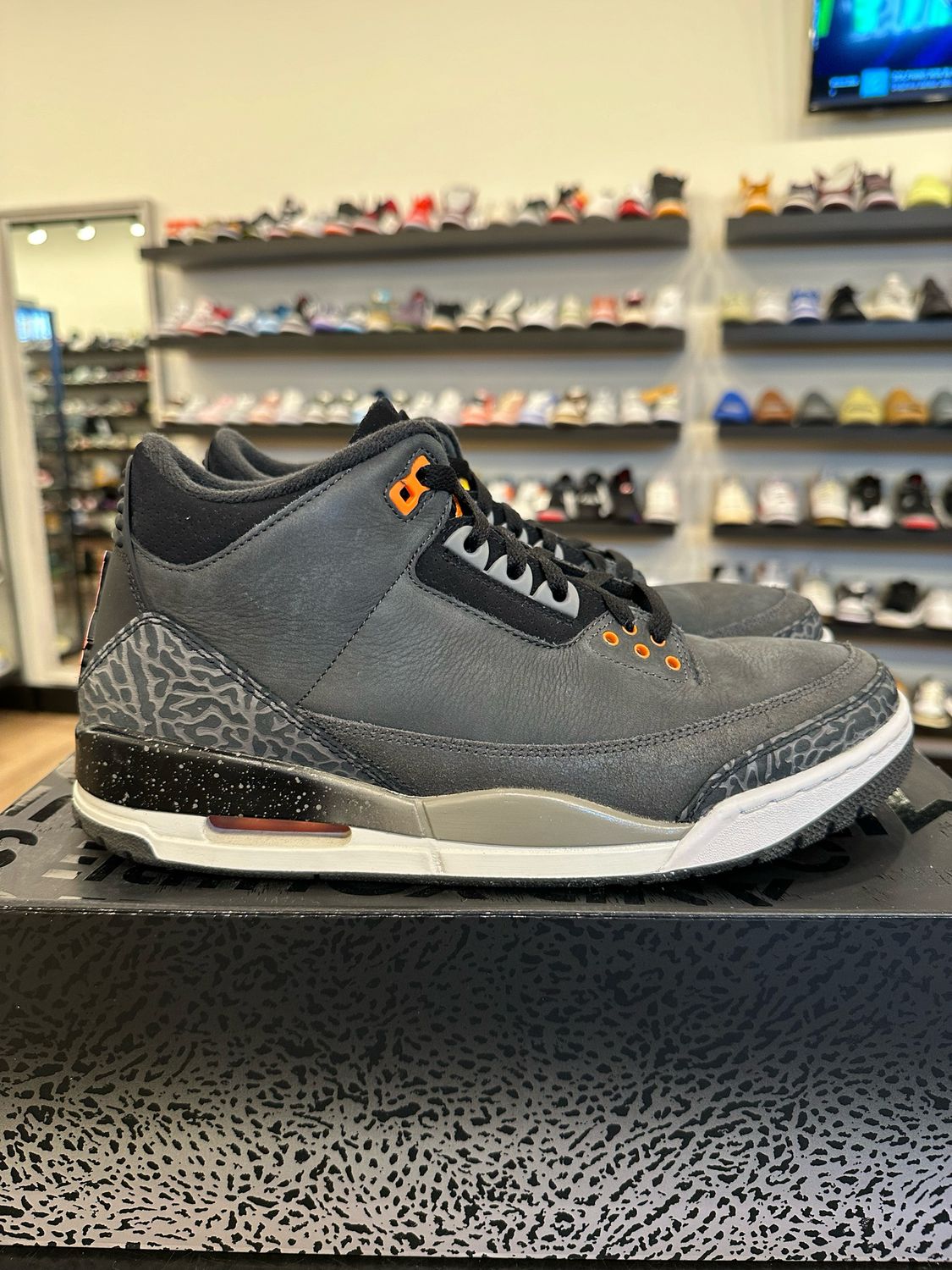 Jordan 3 Fear Size 10.5 Pre-Owned