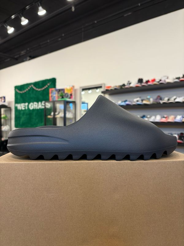 Yeezy Slide Onyx Size 12 Brand New