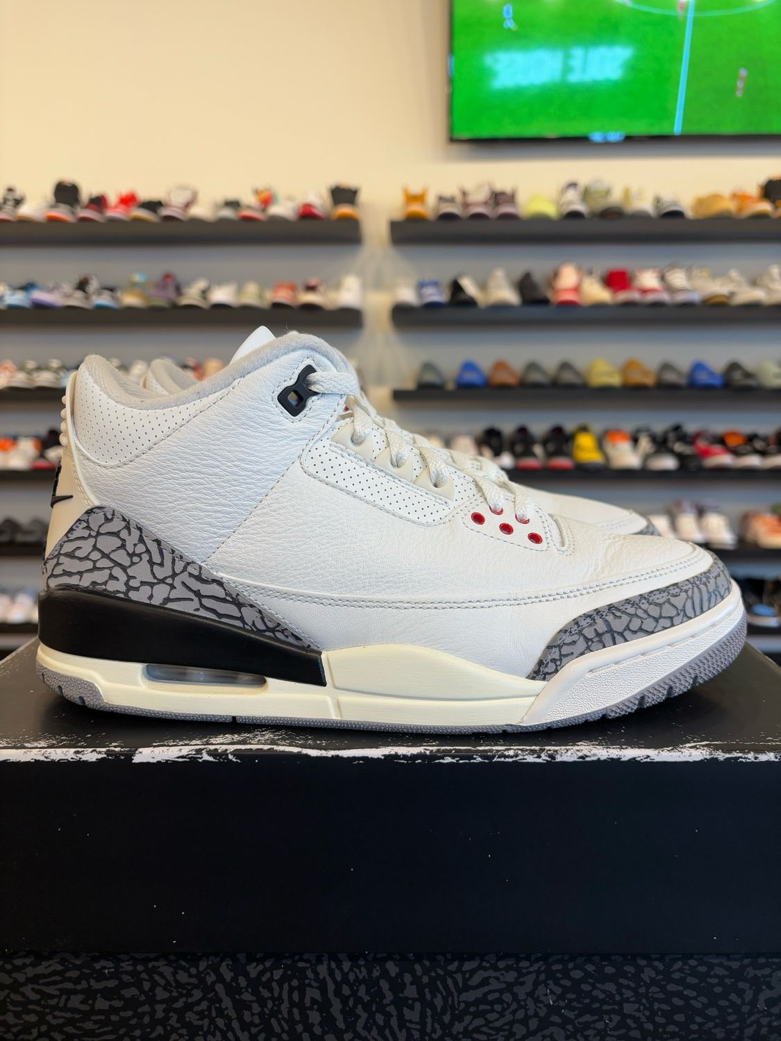 Jordan 3 Reimagined White Cement Size 9 Pre-Owned