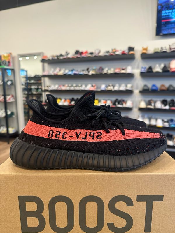 Yeezy 350 V2 Red Stripe Size 8.5 Brand New