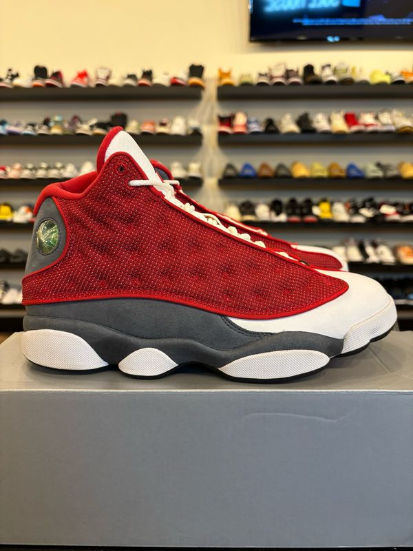 Jordan 13 Red Flint Size 8.5 Pre-Owned