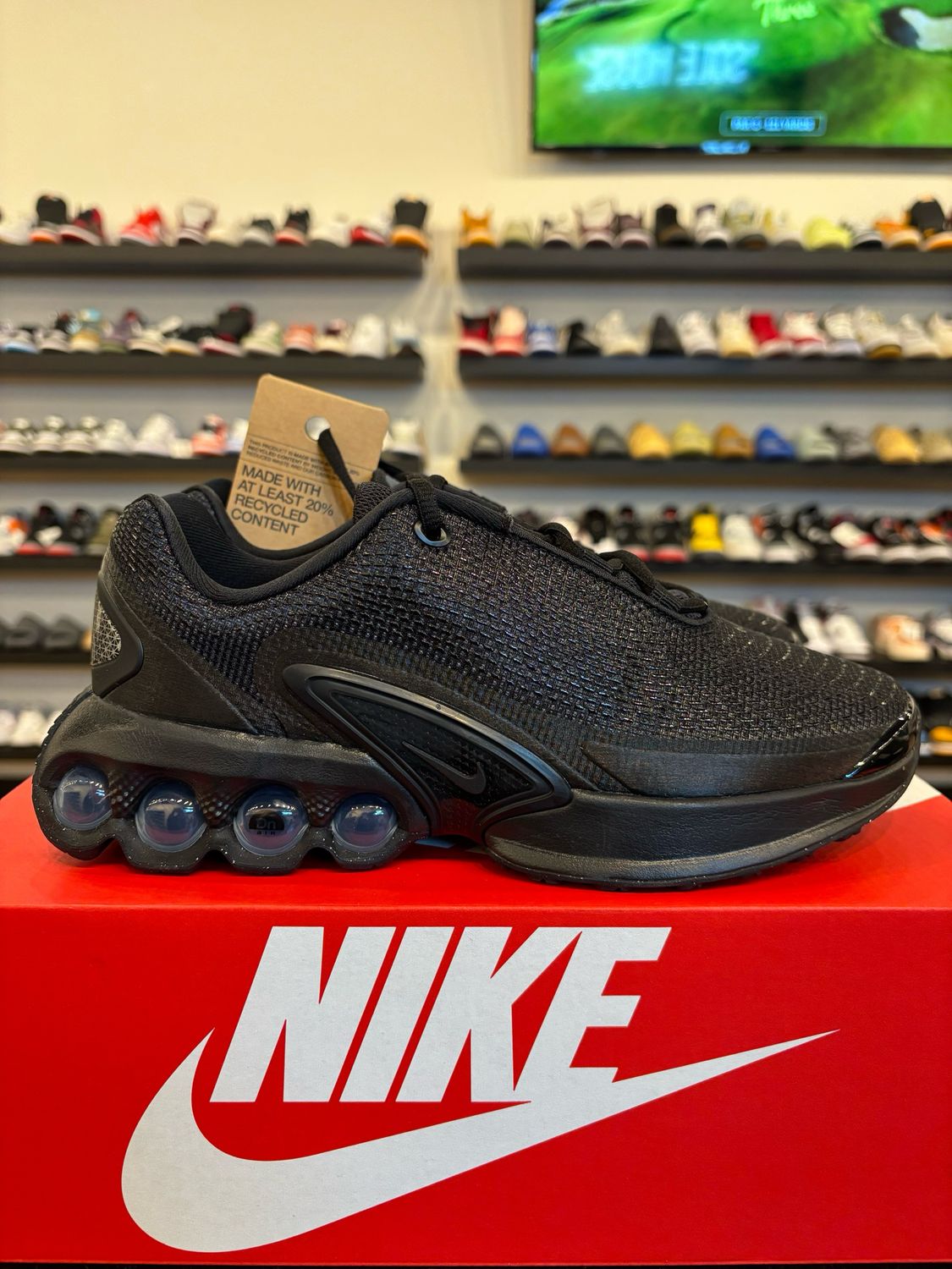 Air Max DN Triple Black  Size 6Y (7.5W) Brand New