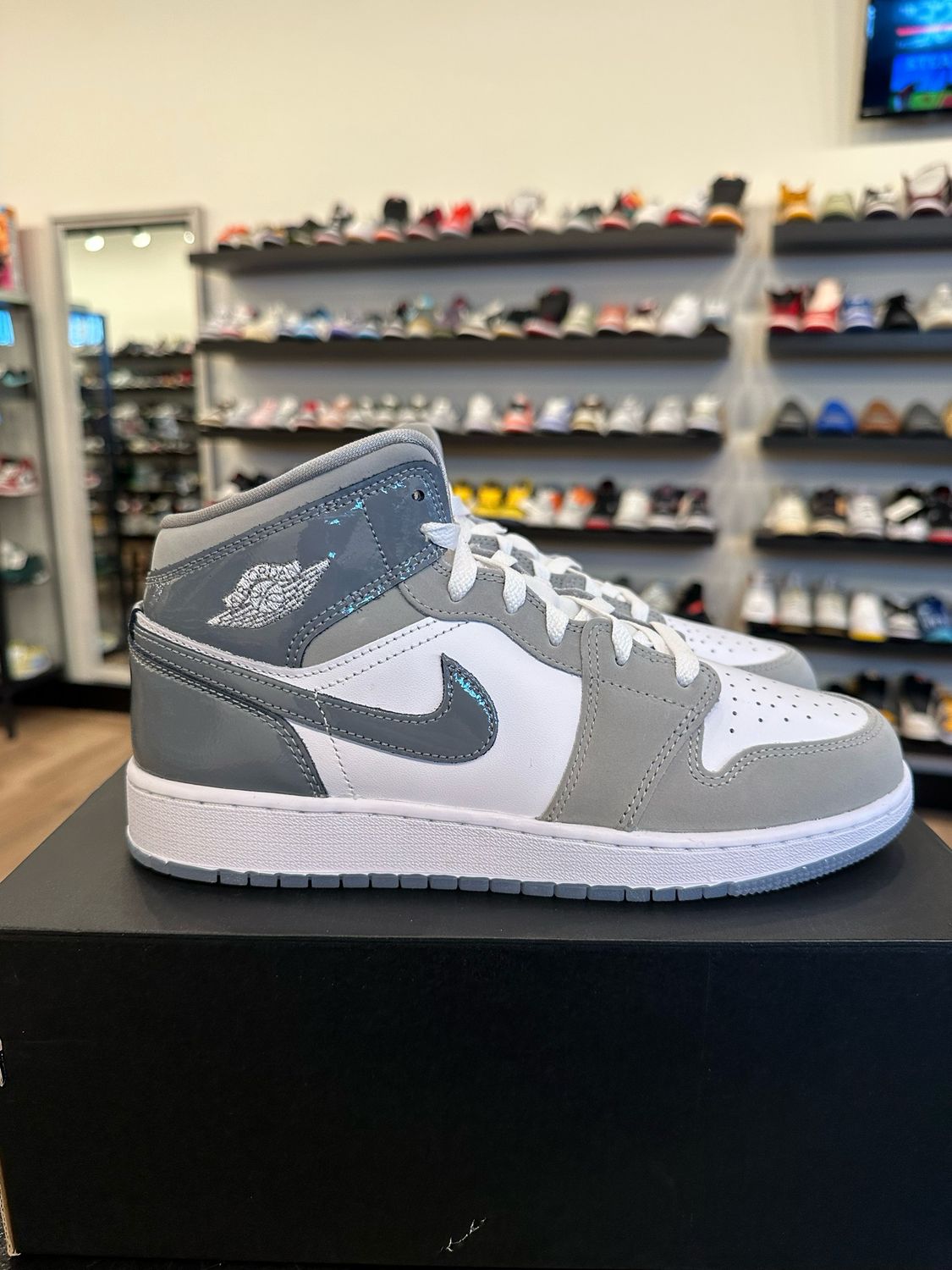 Jordan 1 Mid Cool Grey Size 7Y (8.5W) Brand New