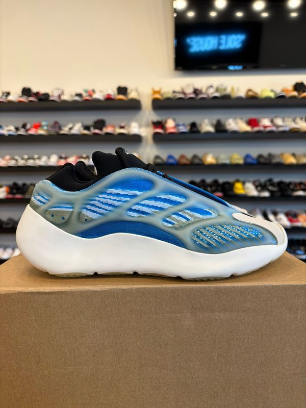 Yeezy 700 V3 Arzareth Size 6.5 (8W) Brand New