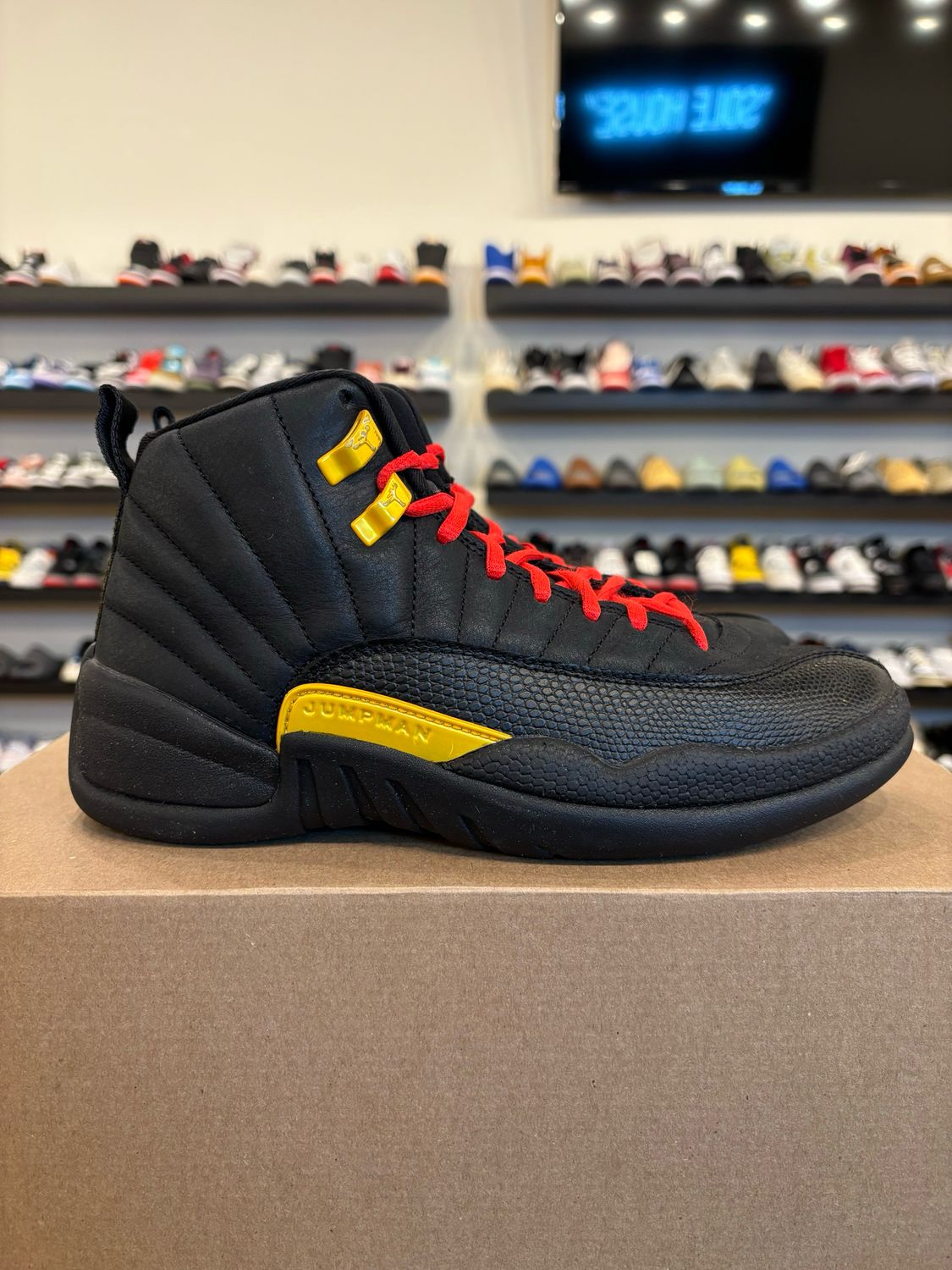Jordan 12 Black Taxi Size 6 (7.5W) Pre-Owned (No Box)