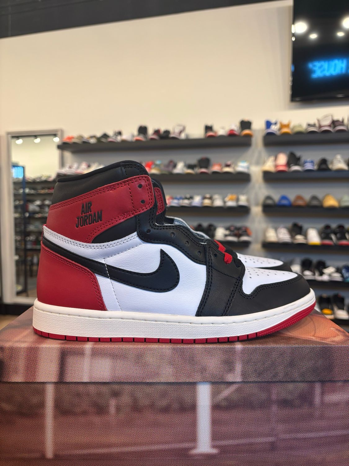 Jordan 1 Reimagined Black Toe Size 8.5 Brand New