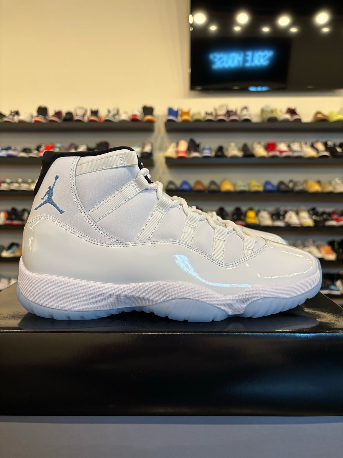 Jordan 11 Legend Blue 2024 Size 10.5 Brand New
