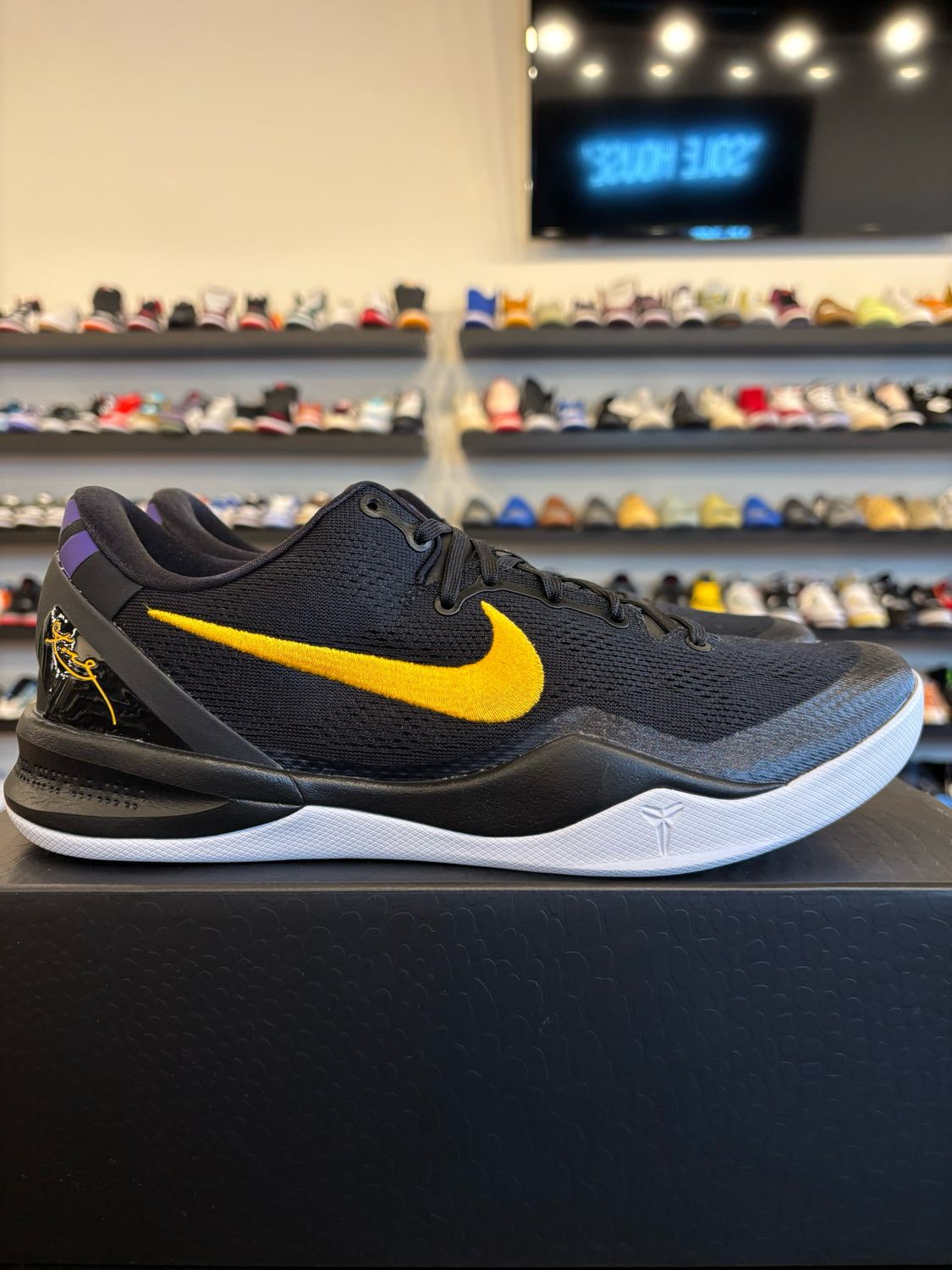 Nike Kobe 8 Protro Laker Away Size 11 Pre-Owned
