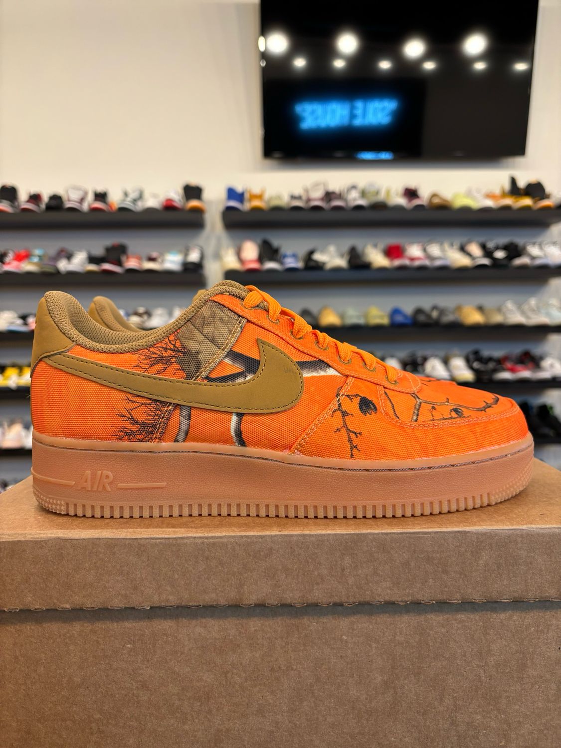Nike Air Force 1 Real Tree Camo Orange Size 9 Pre-Owned (No Box)