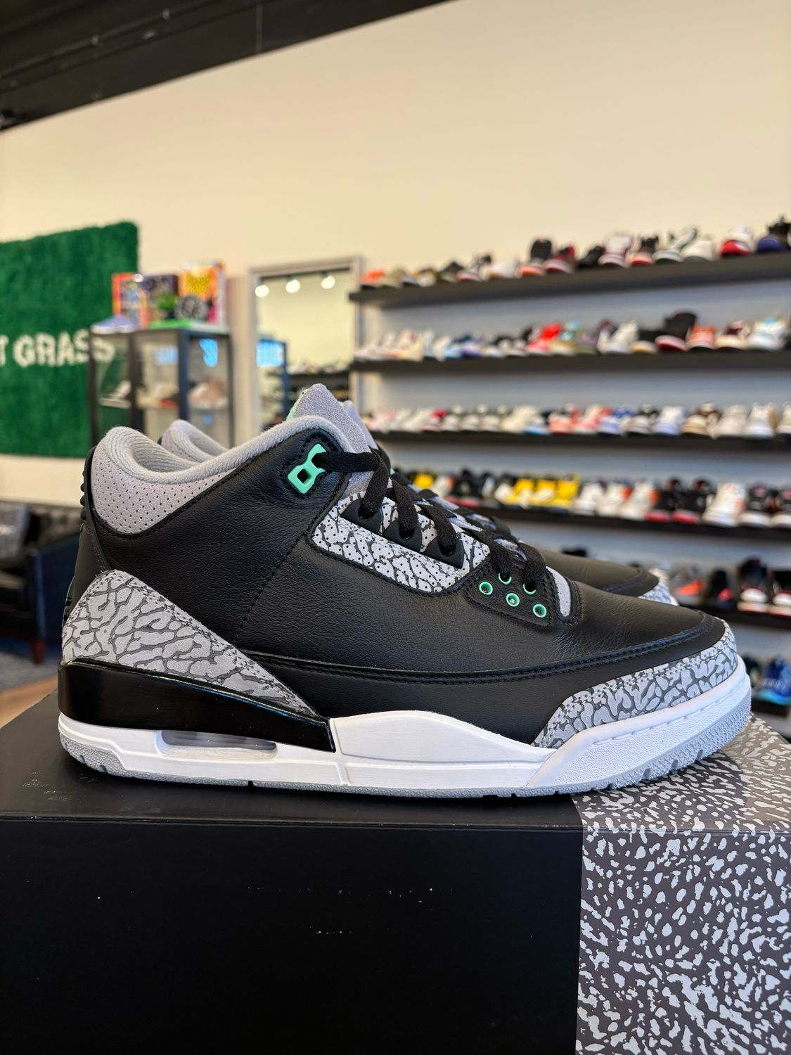 Jordan 3 Green Glow Size 9 Brand New