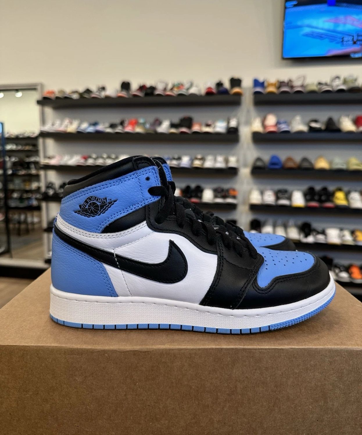 Jordan 1 UNC Toe Size 6Y (7.5W) Pre-Owned (No Box)