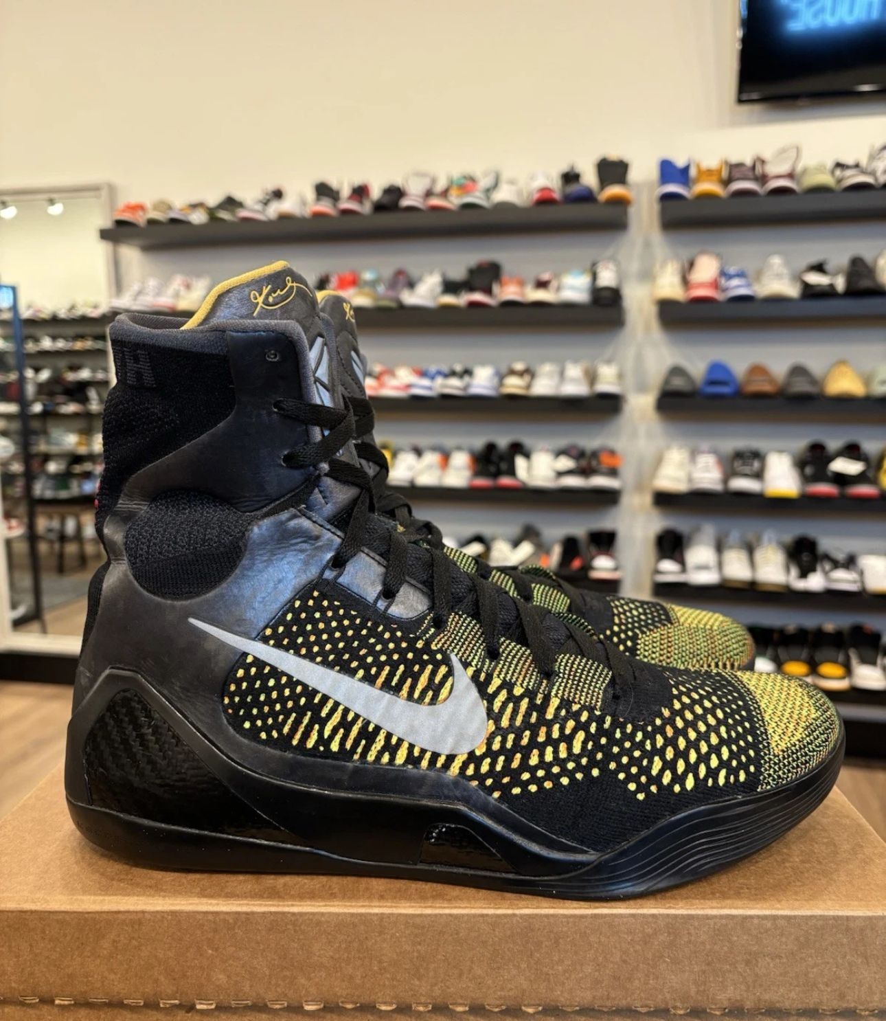 Nike Kobe 9 High Inspiration Size 11.5 Pre-Owned (No Box)