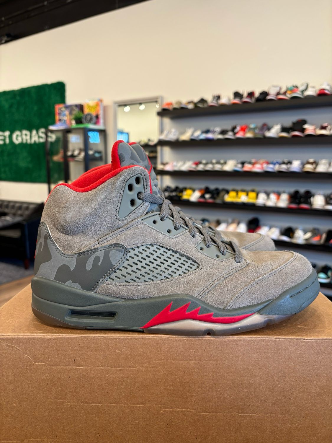 Jordan 5 Grey Camo Size 8.5 Pre-Owned (No Box)