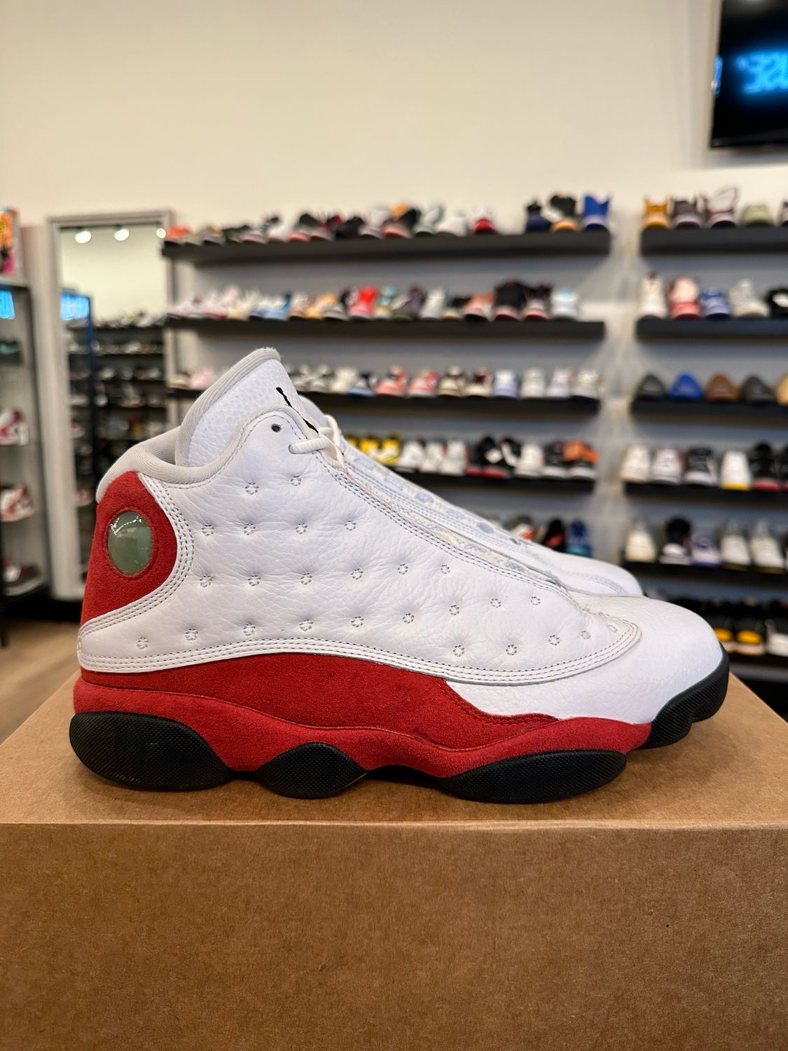 Jordan 13 Chicago Size 8 Pre-Owned (No Box)