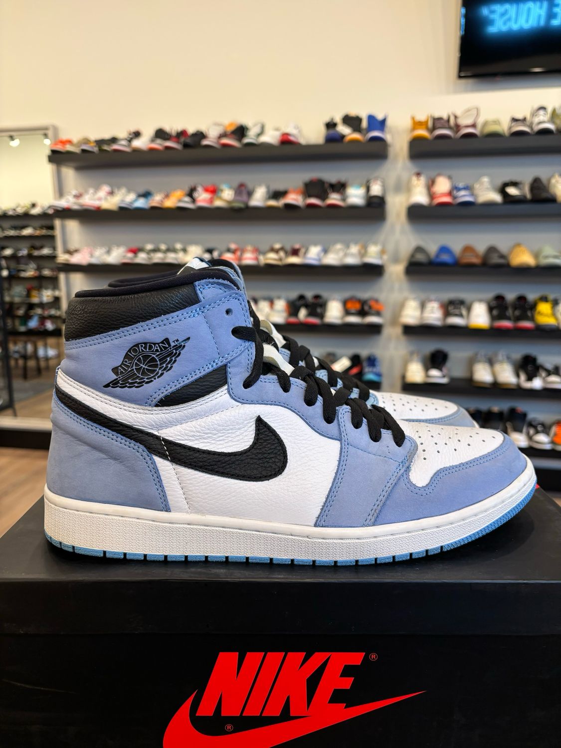 Jordan 1 University Blue Size 13 Pre-Owned