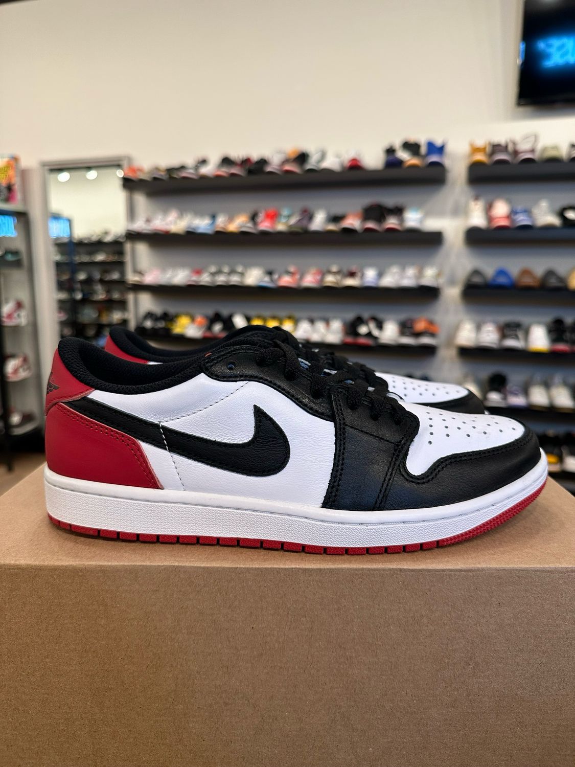 Jordan 1 Low Black Toe Size 8 Pre-Owned (No Box)