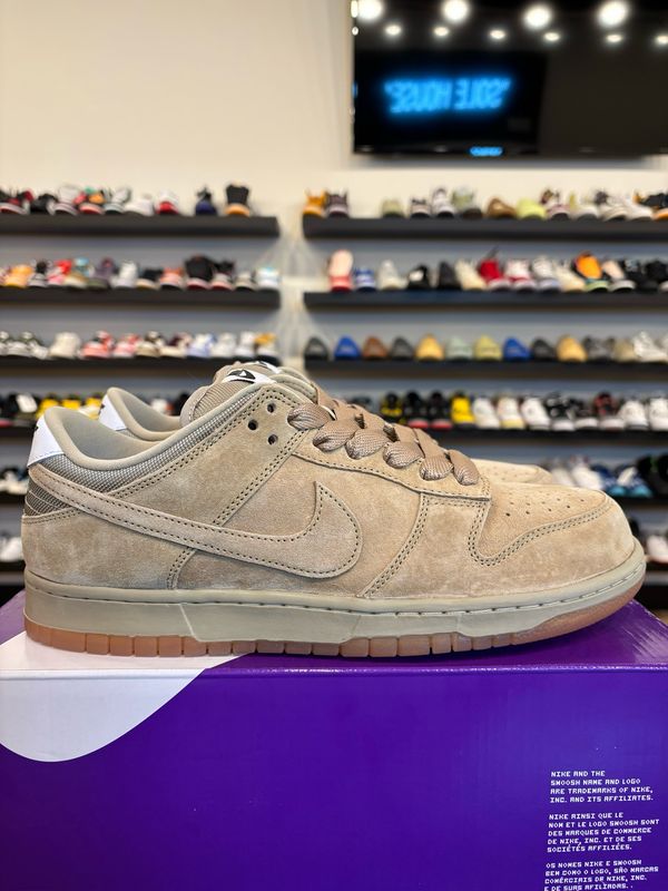 Nike SB Dunk Low Parachute Beige Size 11.5 Brand New