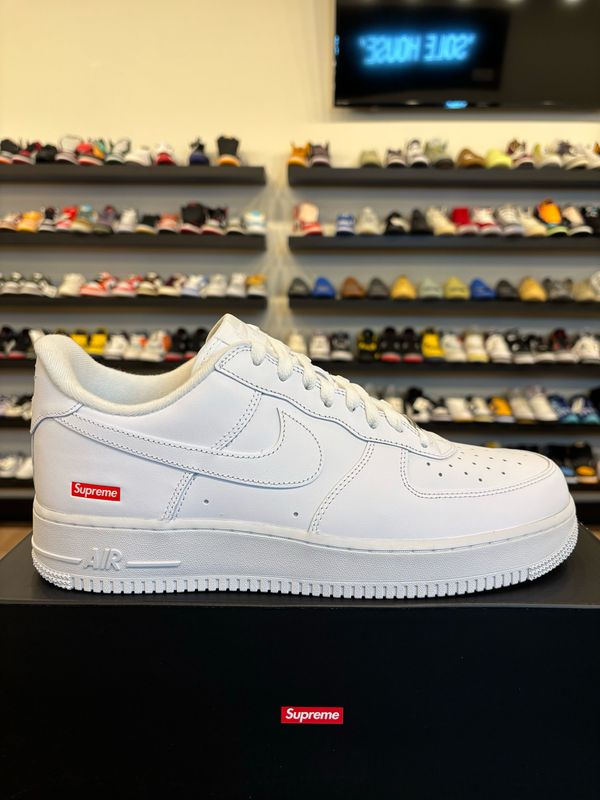 Nike Air Force 1 Supreme White Size 11.5 Brand New