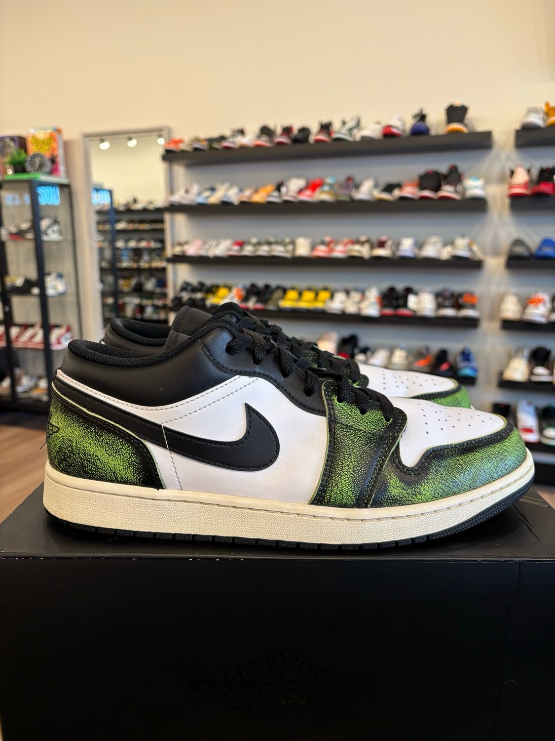 Jordan 1 Low Wear Away Green Size 12 Pre-Owned
