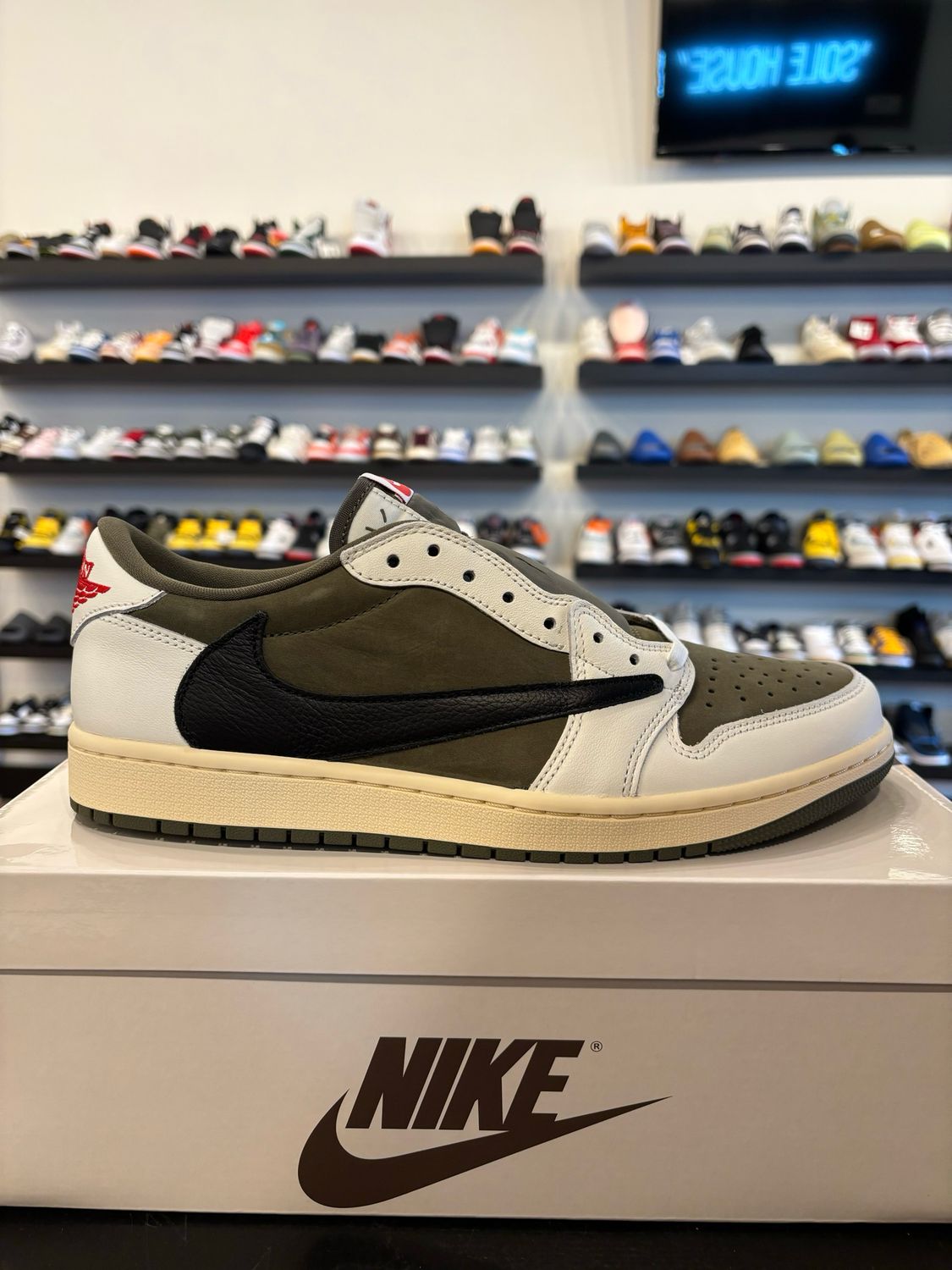 Jordan 1 Low Travis Scott Medium Olive Size 12 Brand New