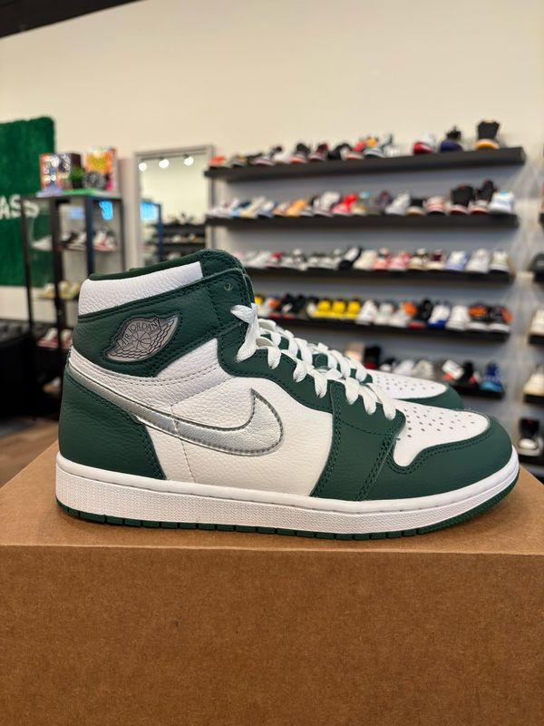 Jordan 1 Gorge Green Size 8.5 Pre-Owned (No Box)