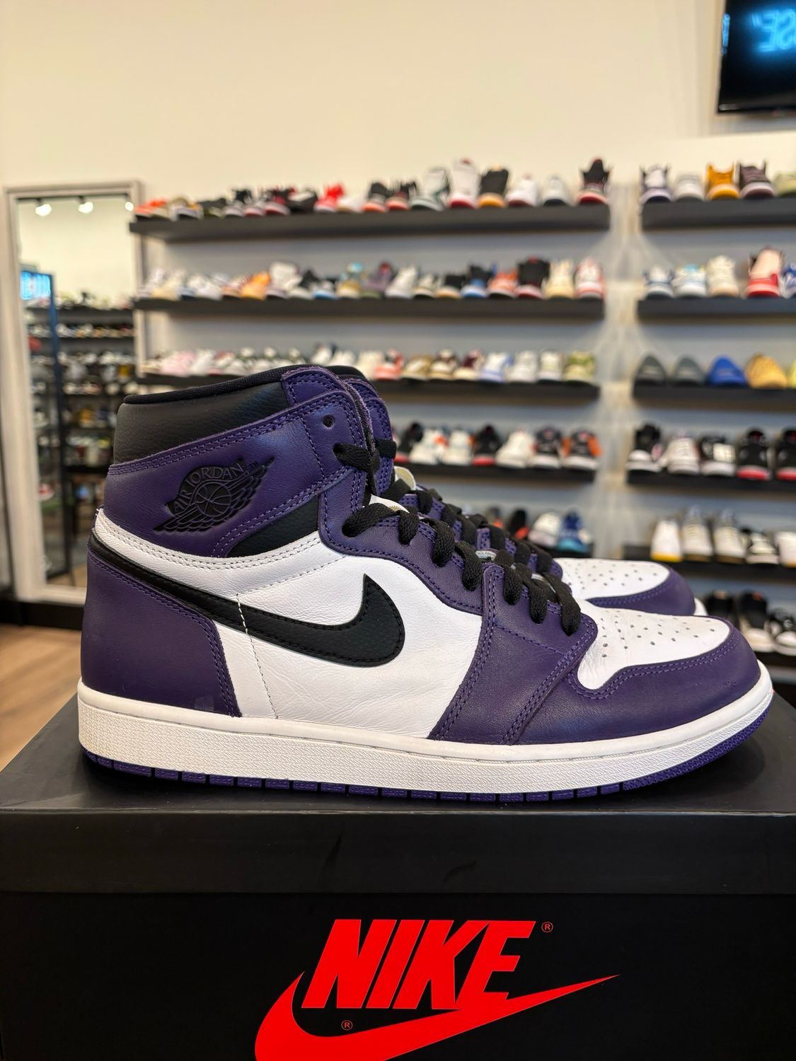 Jordan 1 Court Purple 2.0 Size 11 Pre-Owned