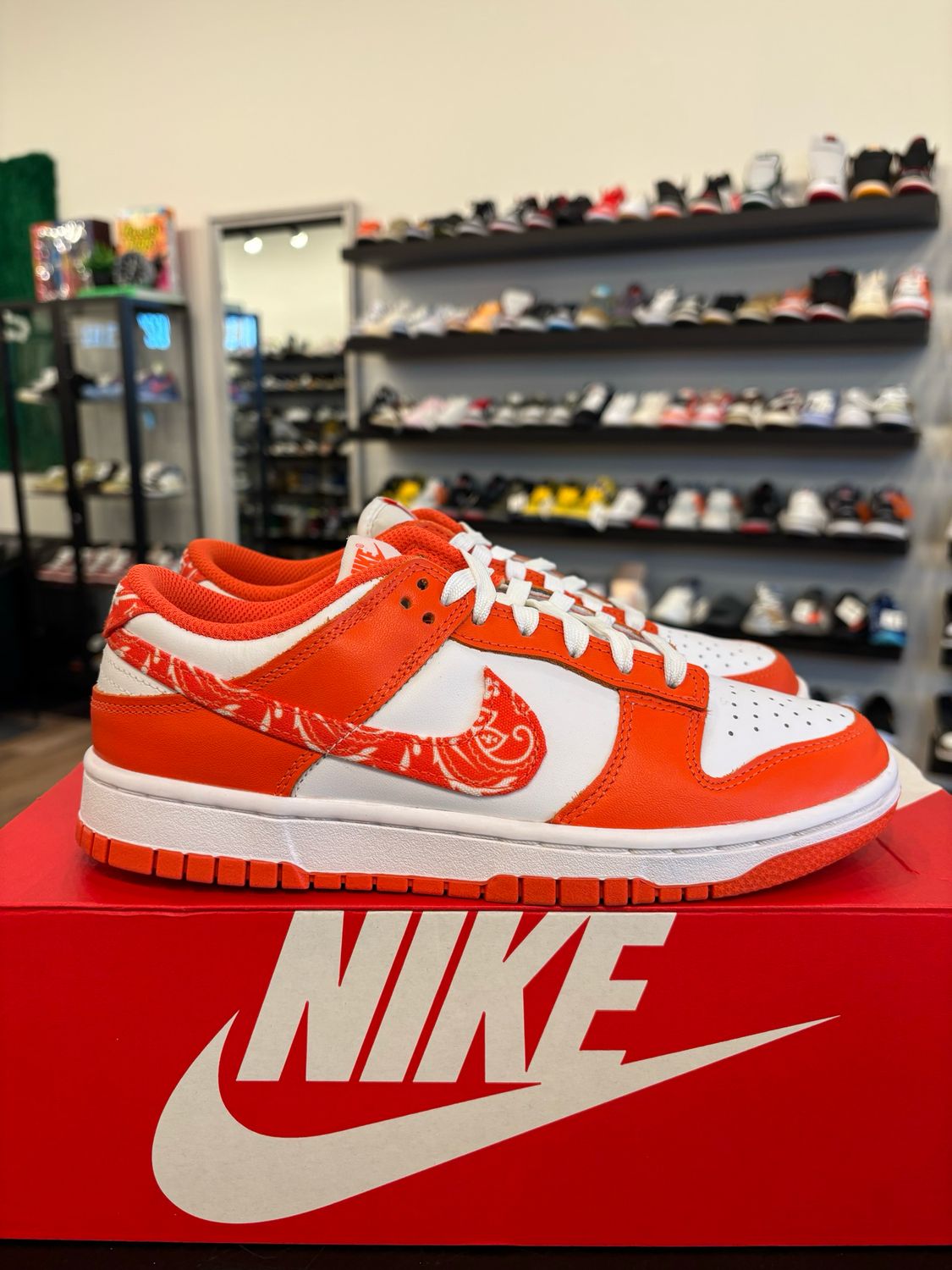 Nike Dunk Low Orange Paisley Size 6Y (7.5W) Pre-Owned