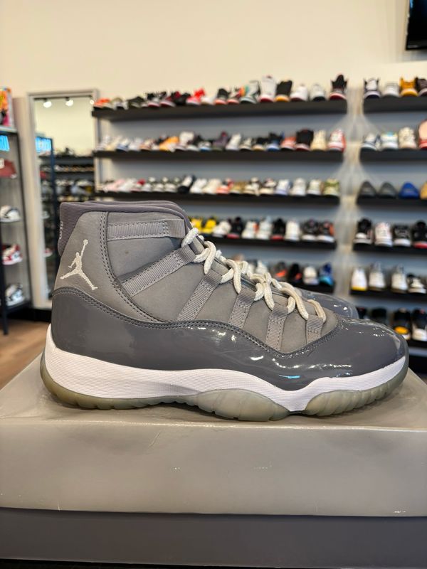 Jordan 11 Cool Grey Size 9 Pre-Owned