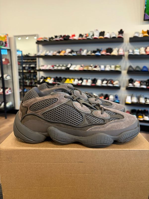 Yeezy 500 Clay Brown Size 8.5 Pre-Owned