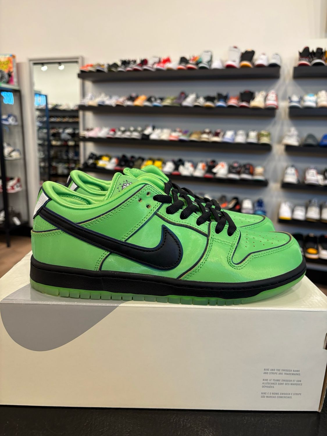 Nike SB Dunk Low Buttercup Powerpuff Size 8 Pre-Owned