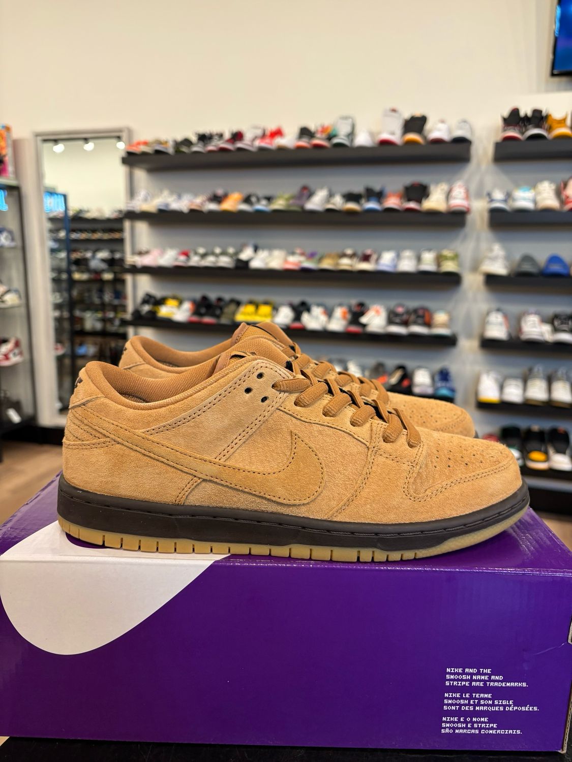 Nike SB Dunk Low Wheat Size 8 Pre-Owned