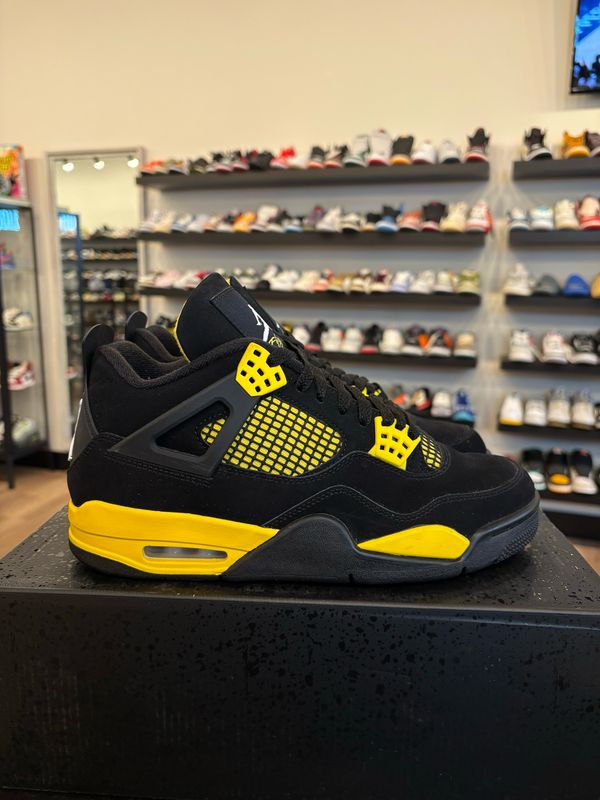 Jordan 4 Yellow Thunder Size 8.5 Pre-Owned