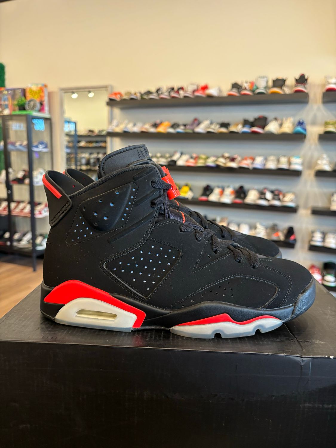 Jordan 6 Black Infrared 2019 Size 8 Pre-Owned