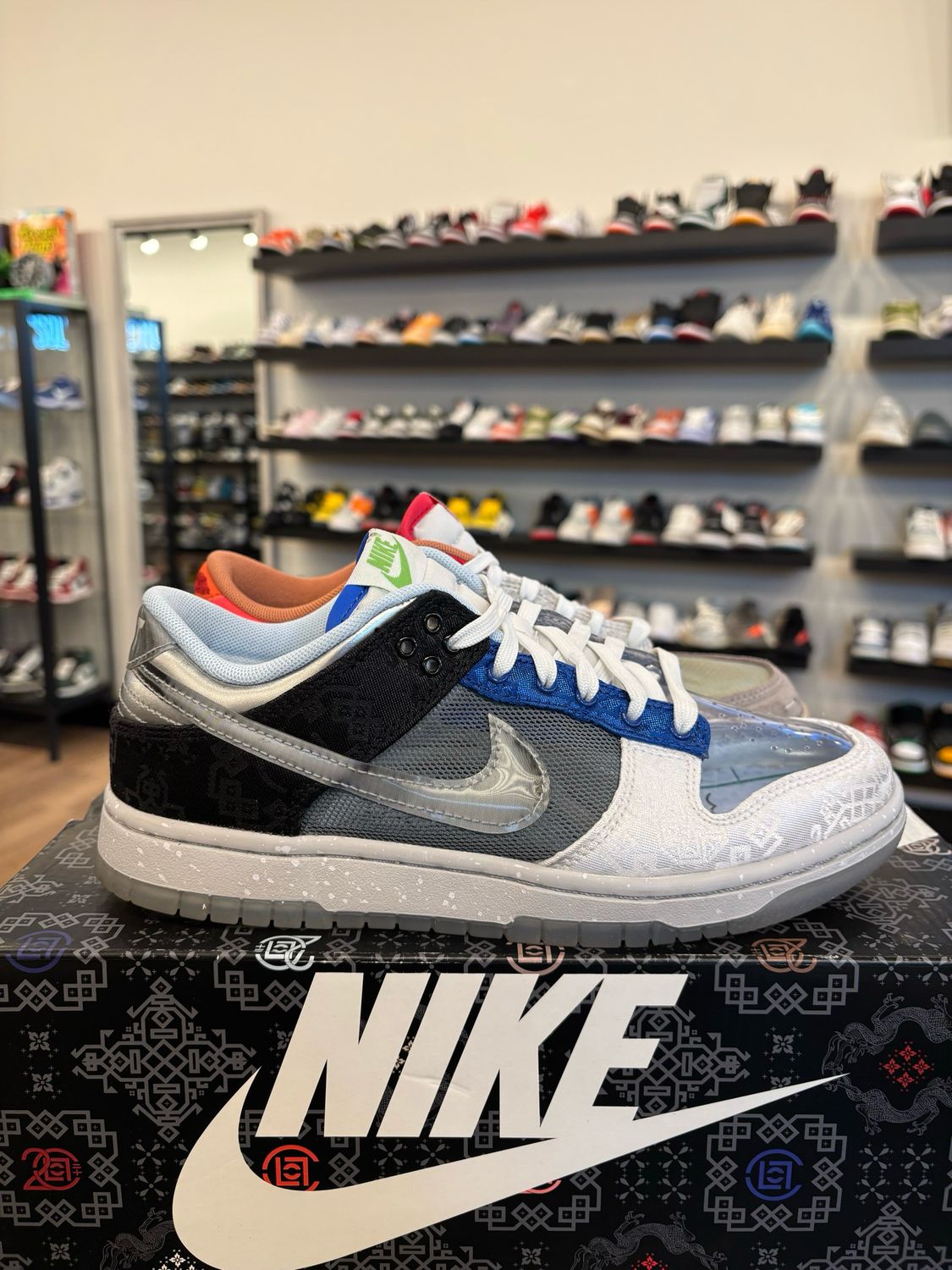 Nike Dunk Low Clot Size 6.5 (8W) Pre-Owned