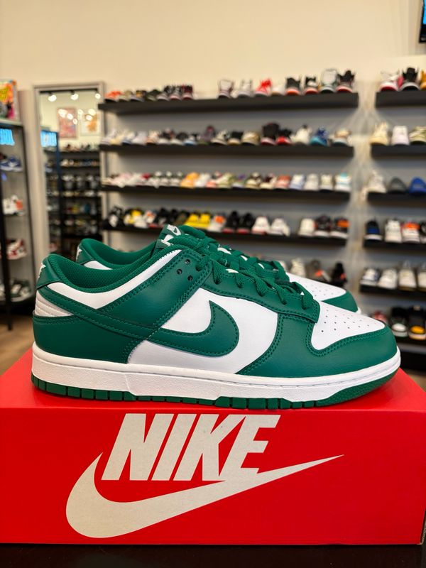 Nike Dunk Low Green White Size 9.5 Brand New