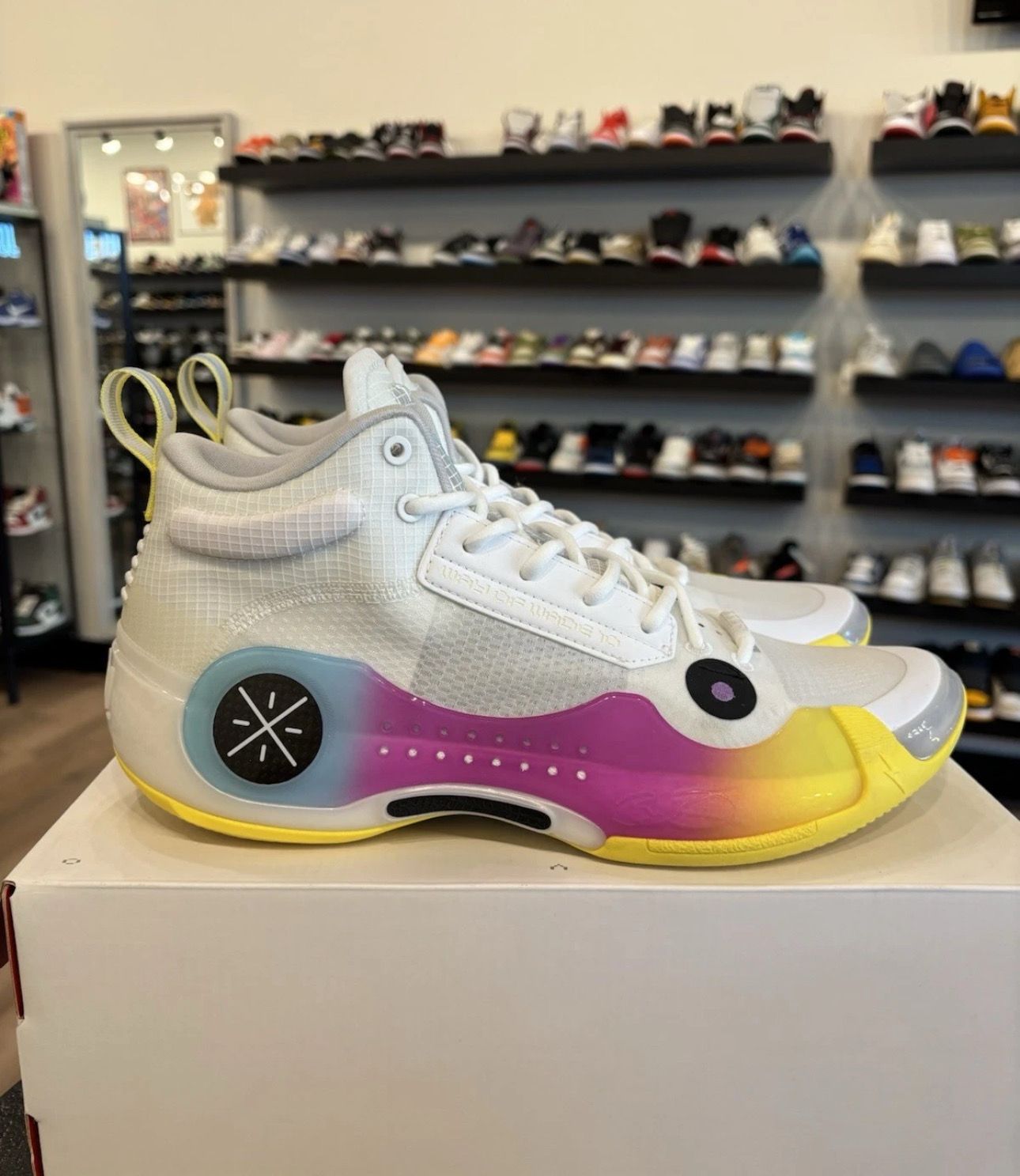 Li-Ning Way Of Wade 10 Florida Size 10 Pre-Owned