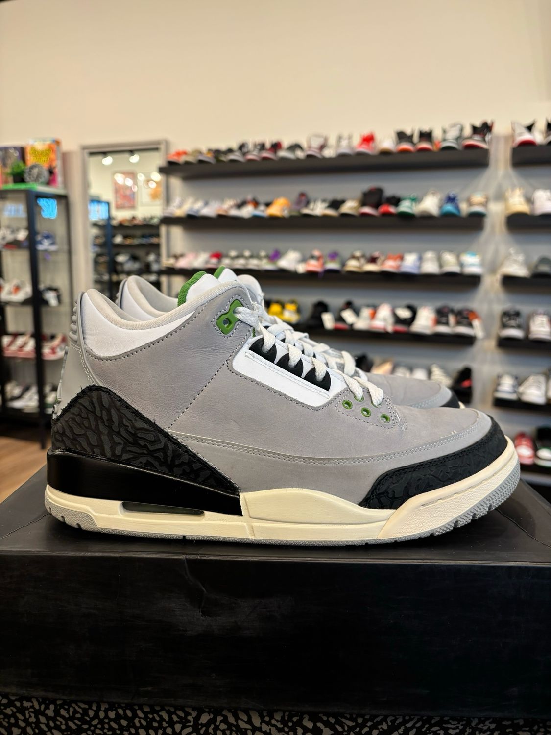 Jordan 3 Chlorophyll Size 9 Pre-Owned