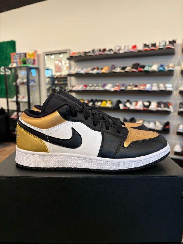 Jordan 1 Low Gold Toe Size 6.5Y (8W) Brand New