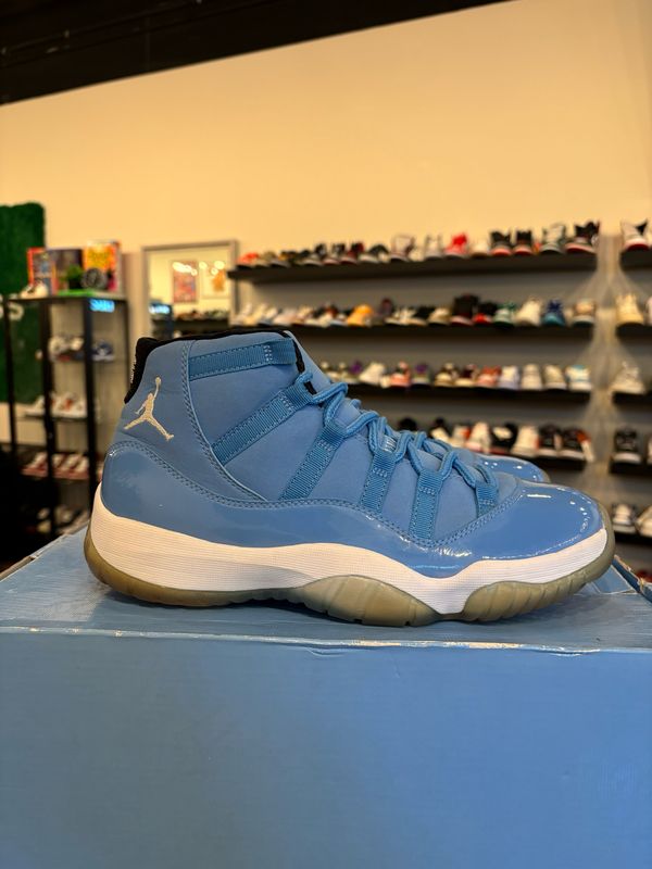Jordan 11 Pantone Size 8.5 Pre-Owned