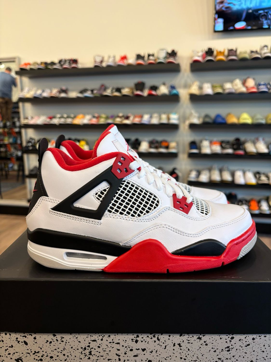 Jordan 4 Fire Red Size 6.5Y (8W) Brand New