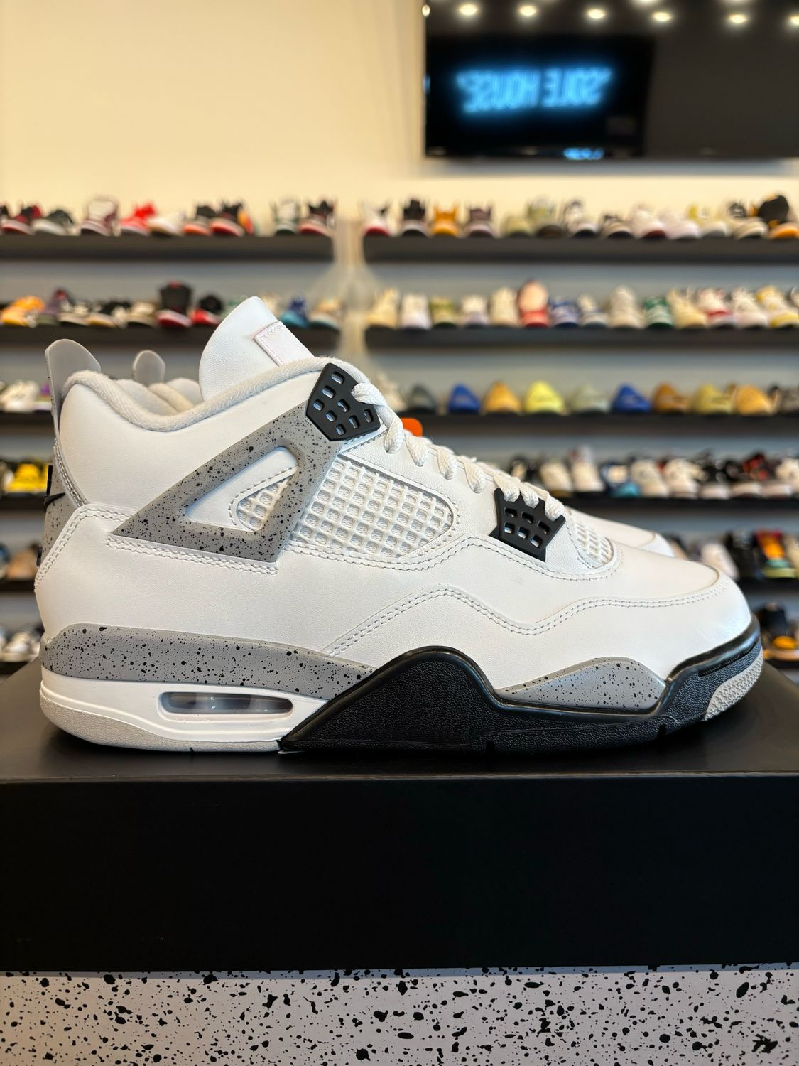 Jordan 4 White Cement 2025 Size 9 Brand New