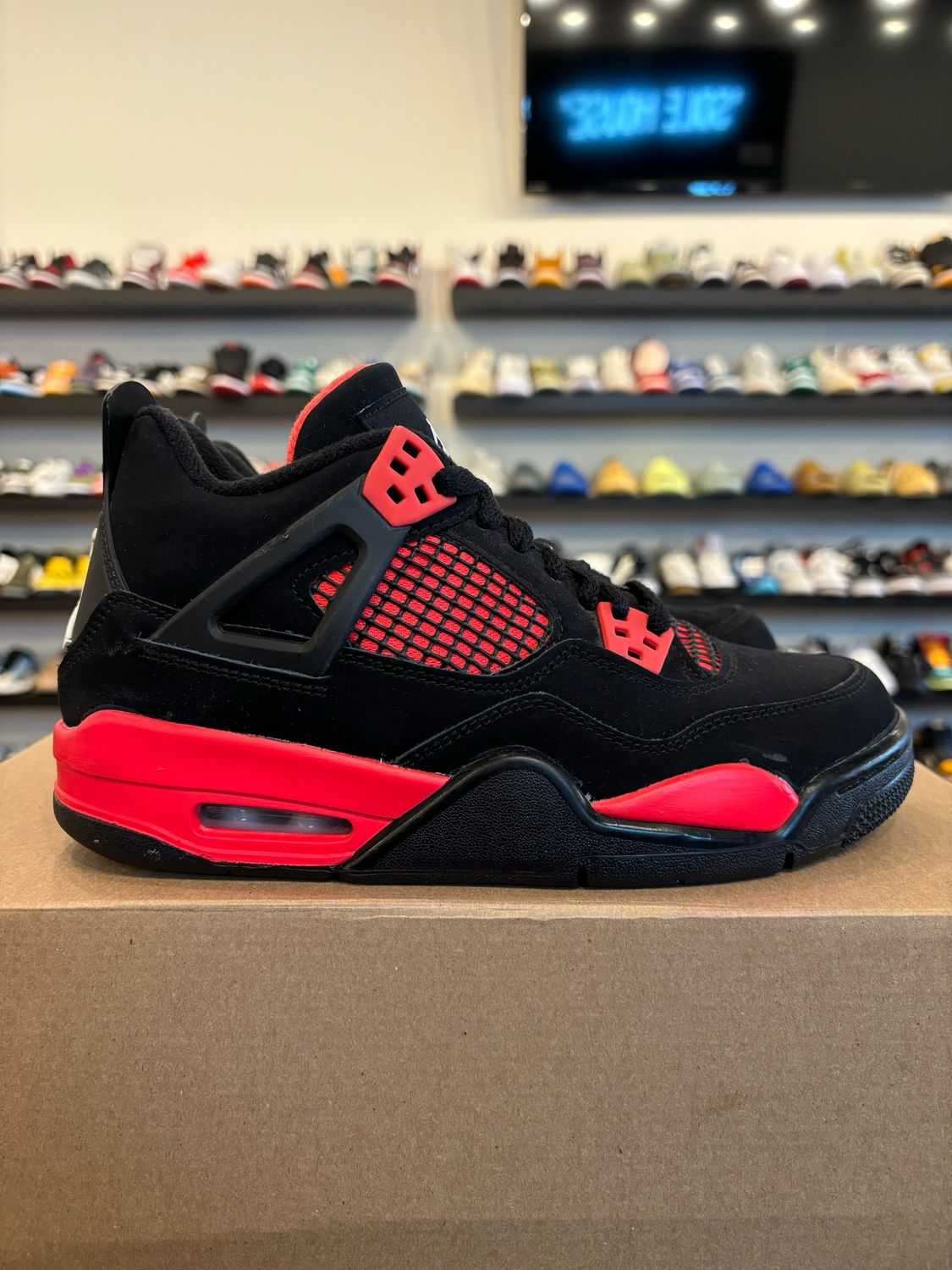 Jordan 4 Red Thunder Size 6Y (7.5W) Pre-Owned (No Box)