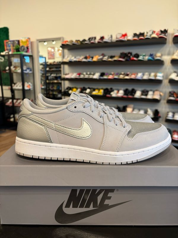 Jordan 1 Low Silver Size 11.5 Pre-Owned