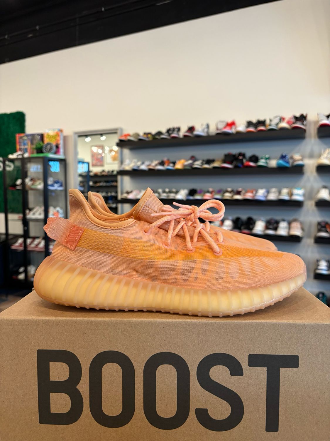 Yeezy 350 V2 Mono Clay Size 10 Pre-Owned
