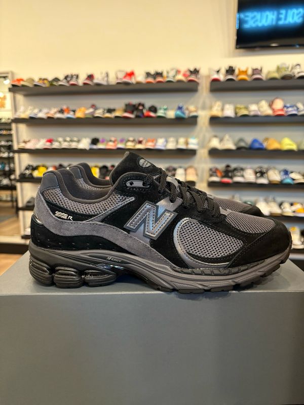 New Balance 2002R Black Dark Grey Size 8 Brand New