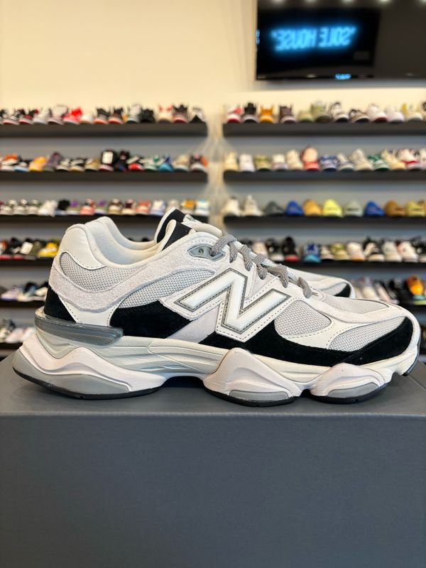 New Balance 9060 Grey Jet Black Size 11 Pre-Owned