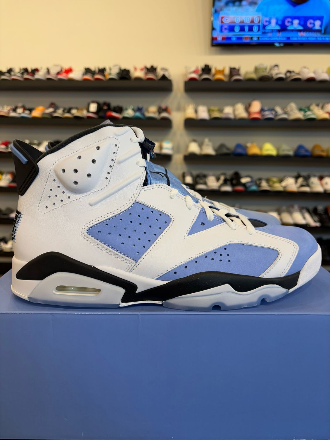 Jordan 6 UNC Home Size 12 Brand New (With Flaw, Fading)