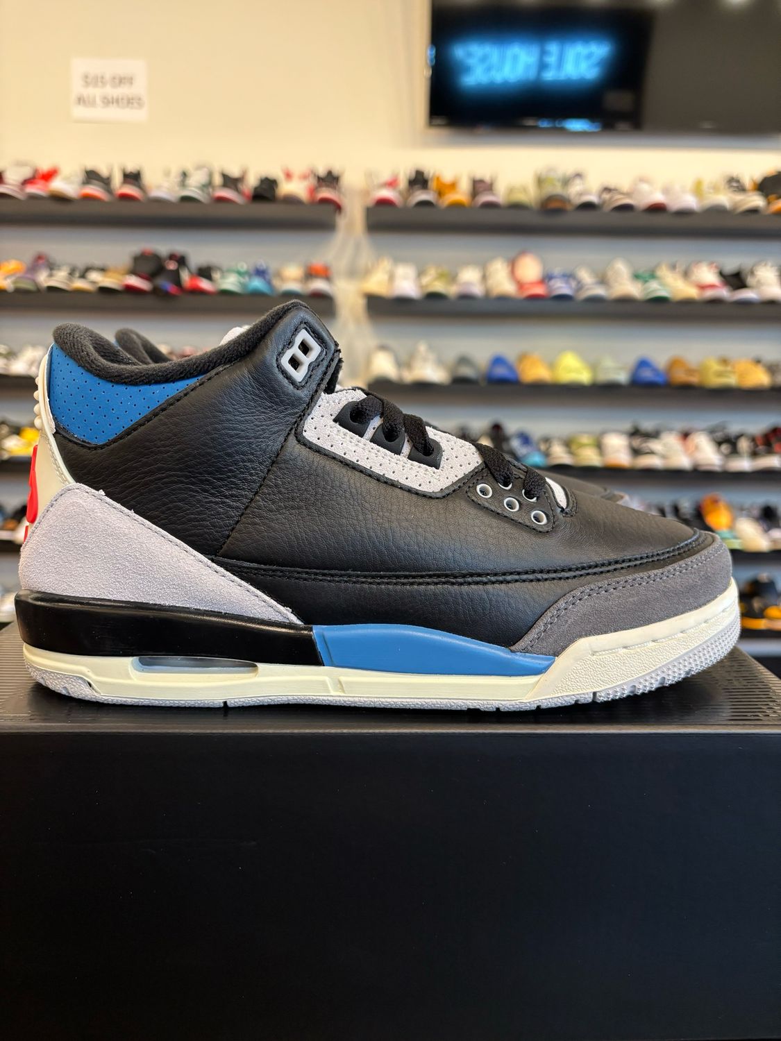 Jordan 3 Rare Air Size 7Y (8.5W) Brand New